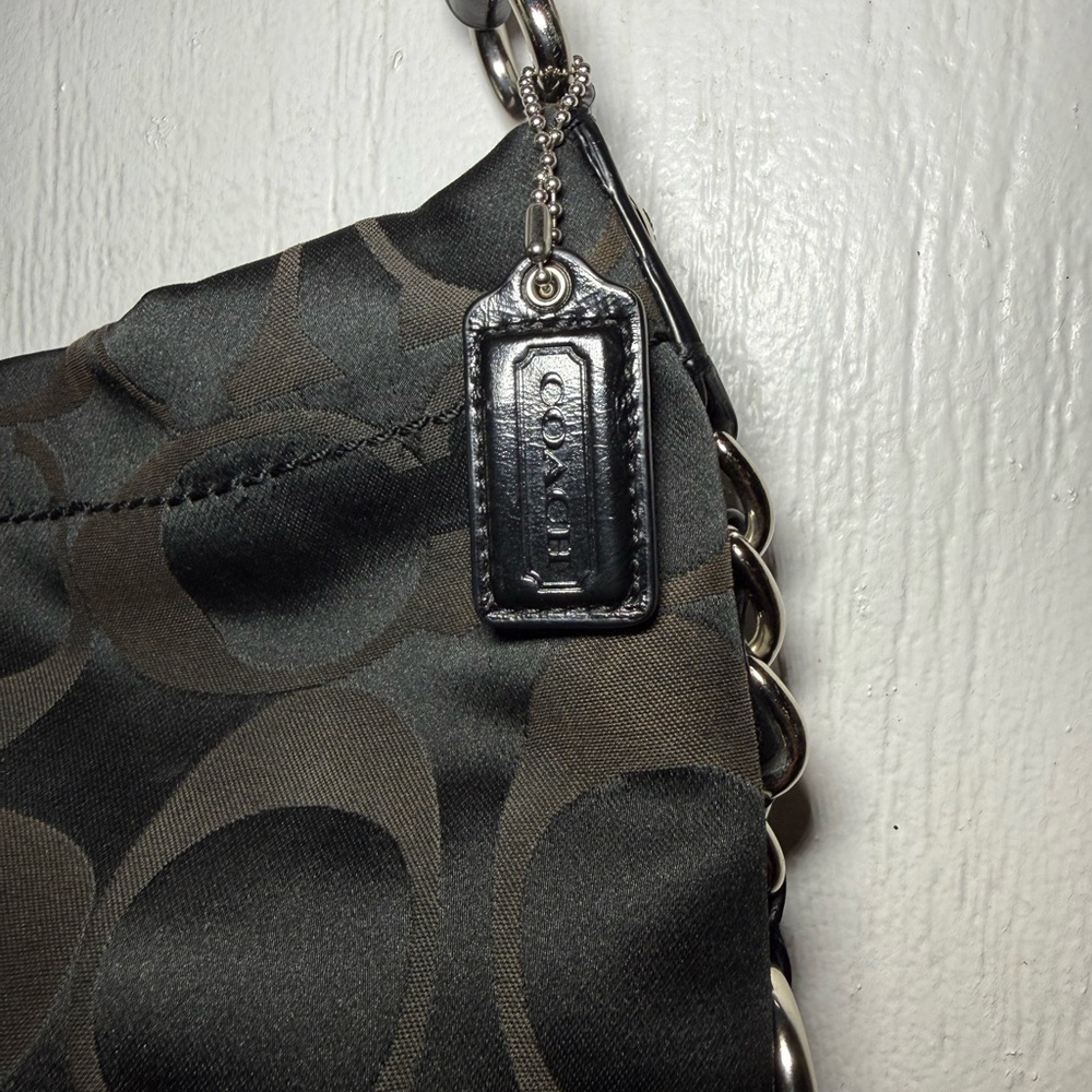 Vintage Coach Carly Black Shoulder Bag with Signature Pattern - Picture 8 of 13